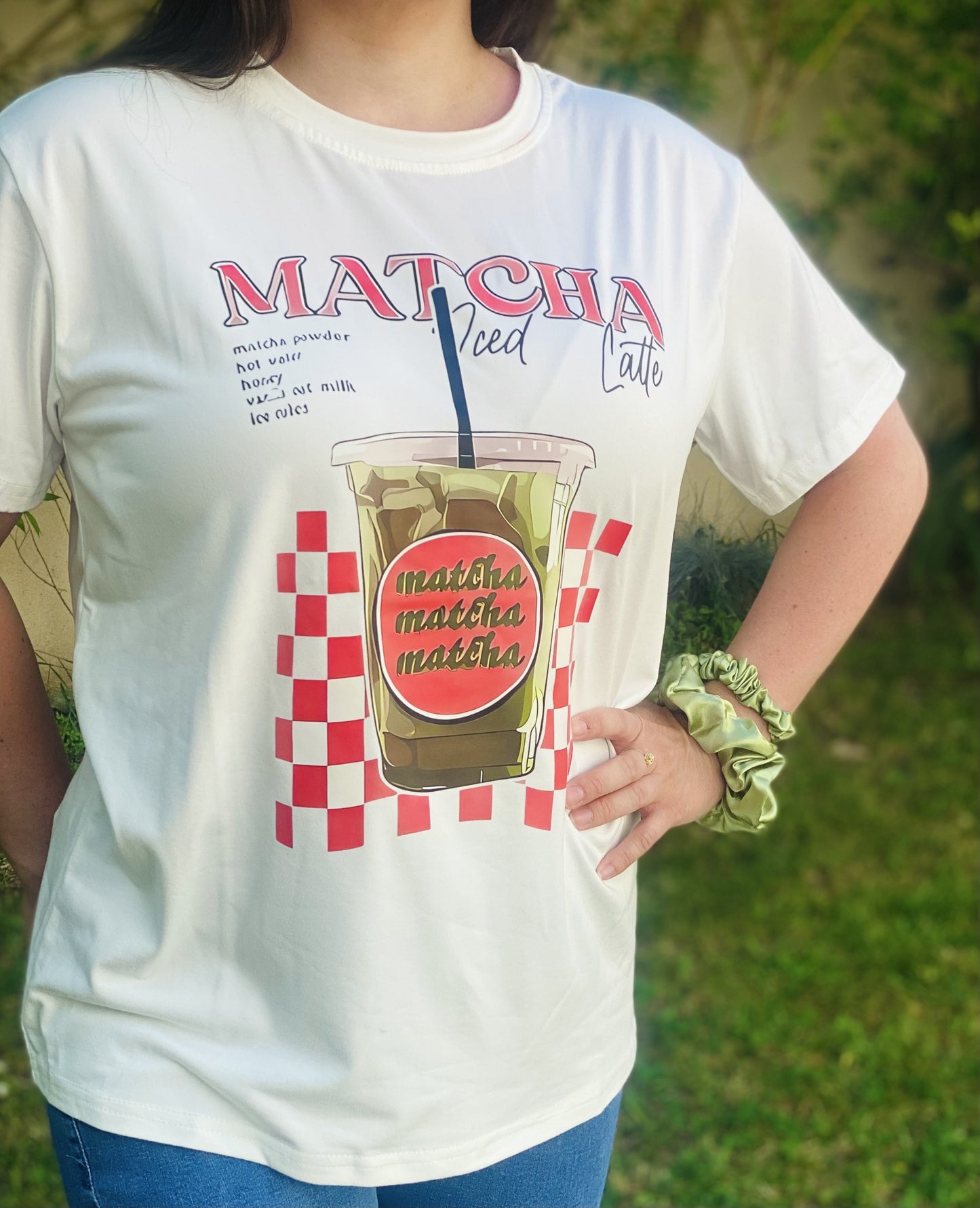 T-shirt blanc “Matcha Iced Latte” – Col rond