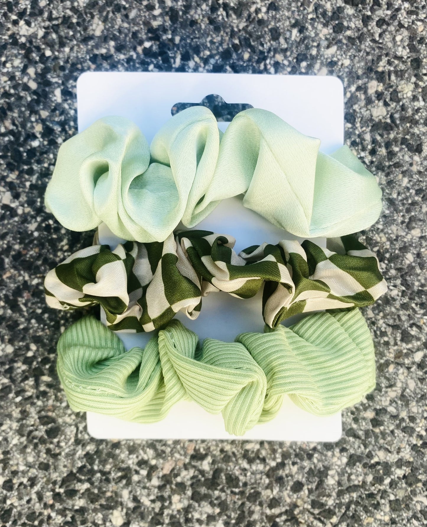Lot de 3 chouchous dépareillés – Vert Matcha – Motifs variés