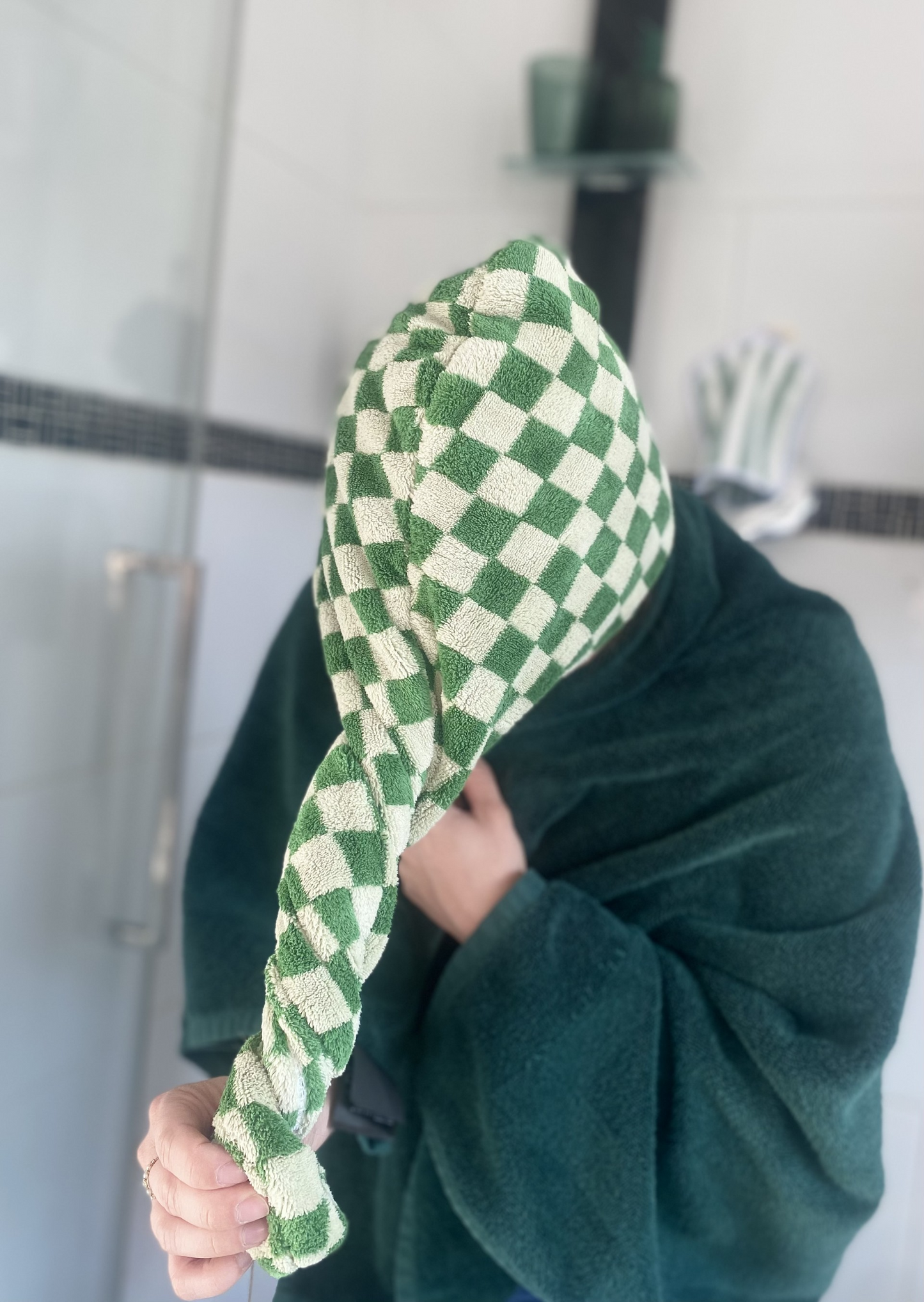 Serviette cheveux vert matcha à carreaux – Ultra absorbant & stylé