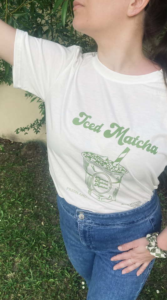 T-shirt blanc “Iced Matcha – Fresh and Cool” – Unisexe, doux et stylé