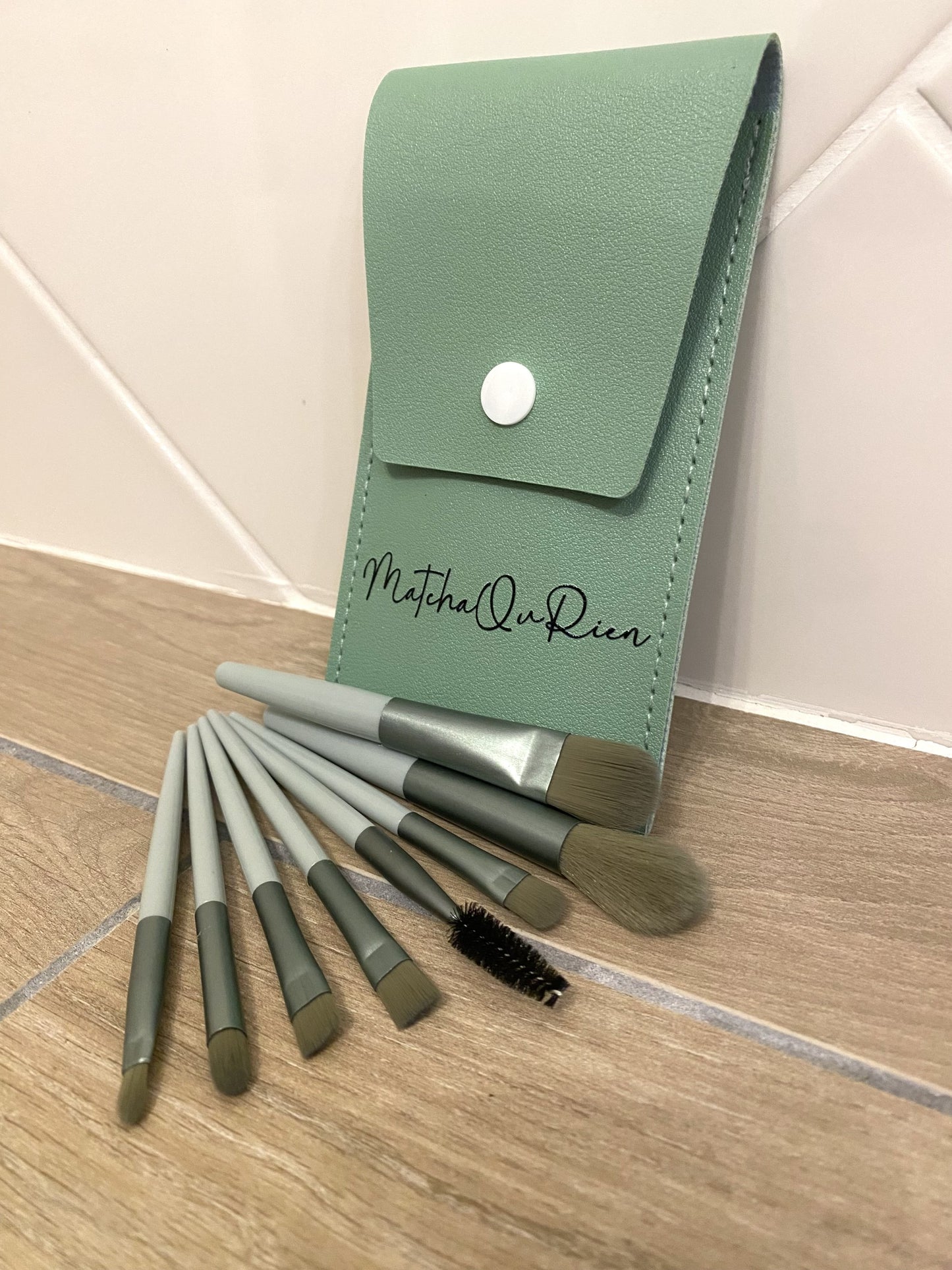 Set de 8 pinceaux maquillage avec pochette verte – MatchaOuRien