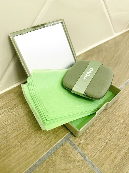 Boîte matifiante 2-en-1 : 100 papiers absorbants + miroir