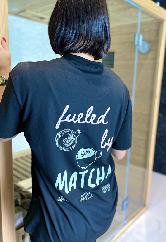 T-shirt noir “Fueled by Matcha”  – Col rond