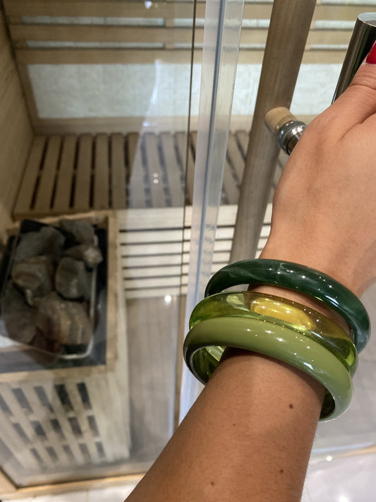 Lot de 3 bracelets joncs en résine verte dégradée