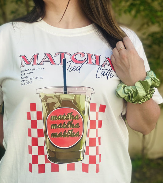 T-shirt blanc “Matcha Iced Latte”  – Col rond