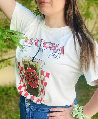 T-shirt blanc “Matcha Iced Latte”  – Col rond